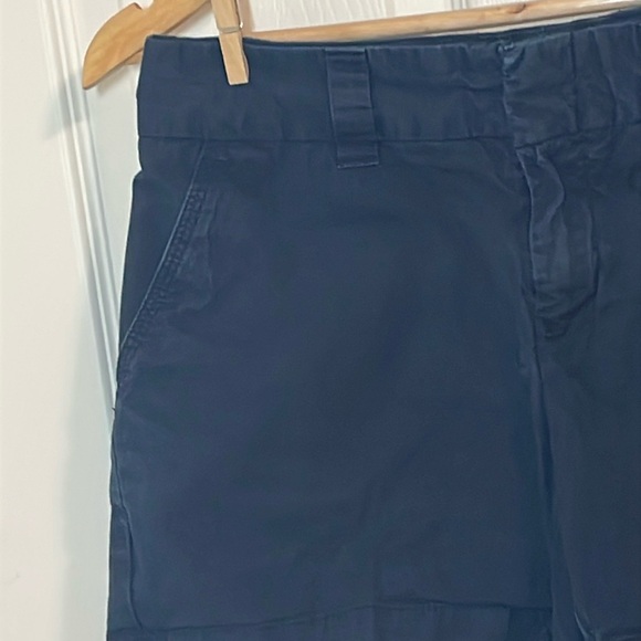 2010s Low Rise Tommy Hilfiger Navy Blue Shorts, 2 - Picture 2 of 7